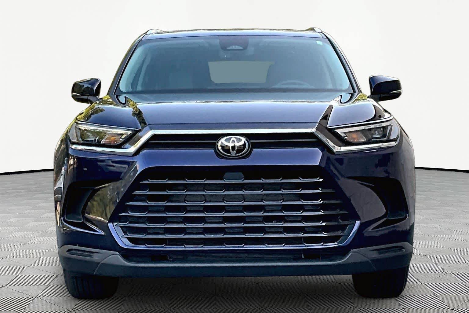 Used 2025 Toyota Grand Highlander FWD image 4