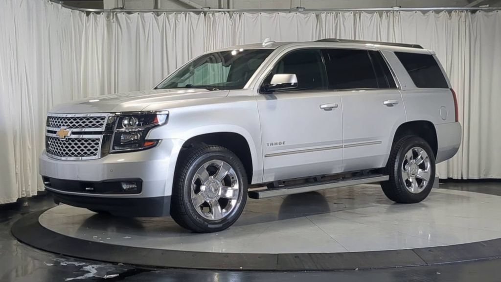 Used 2017 Chevrolet Tahoe LT w/ LT Signature Package AWD/4WD image 5
