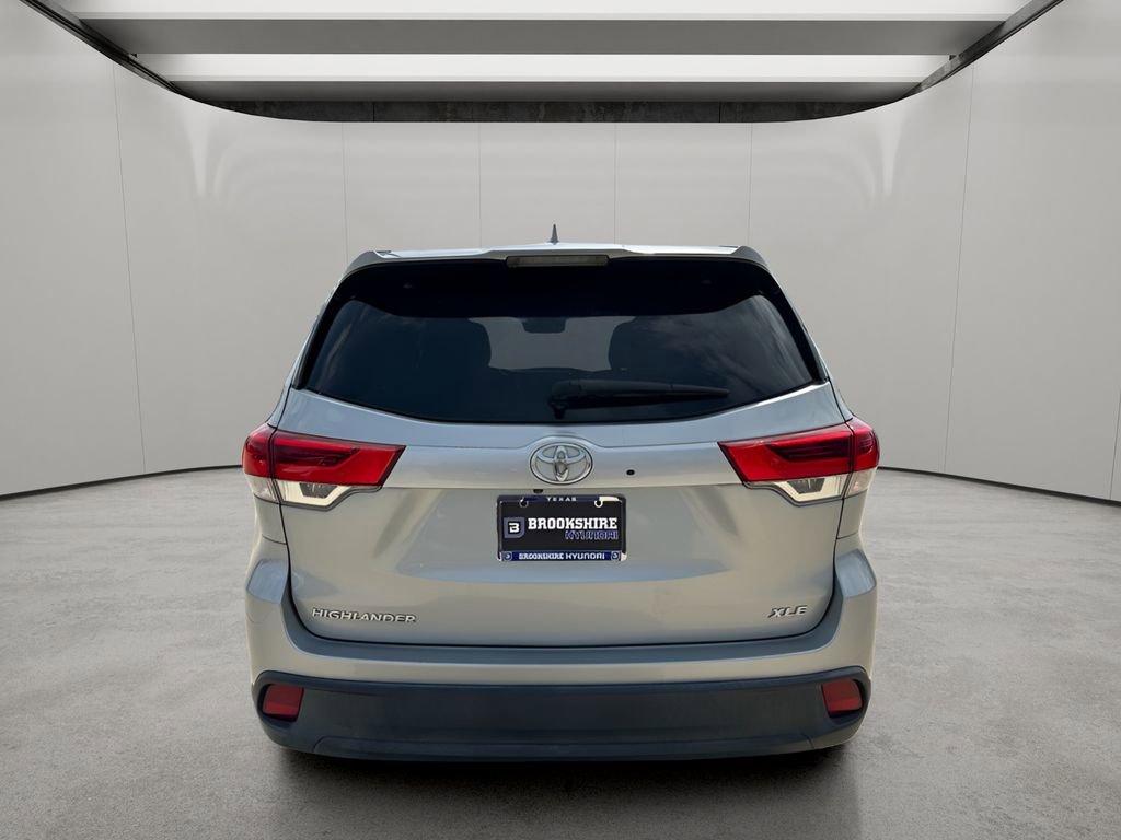 Used 2018 Toyota Highlander XLE image 4