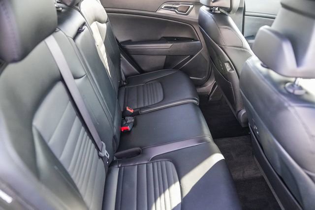 Used 2025 Kia Sportage SX image 18