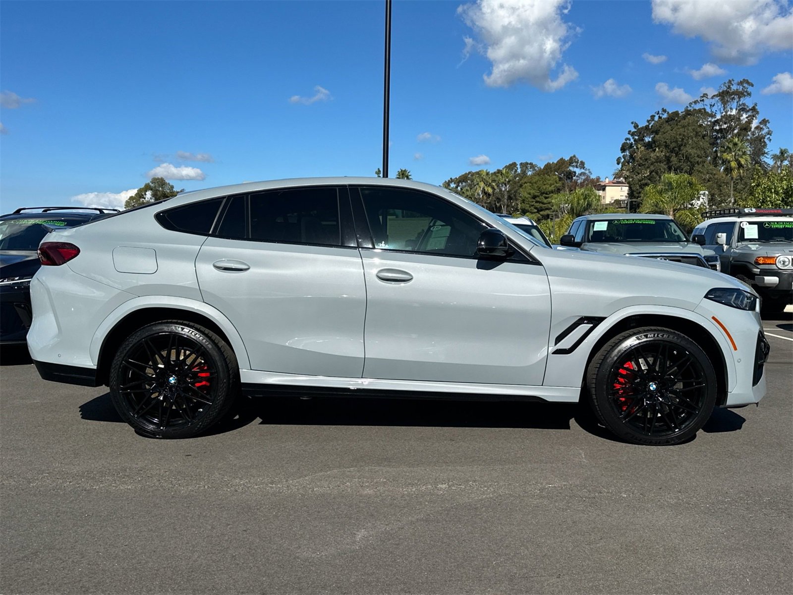 Used 2025 BMW X6 M Competition w/ Executive Package image 2
