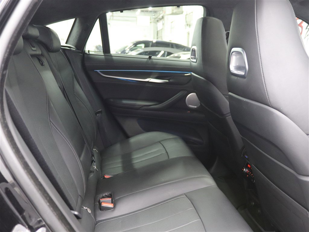 Used 2019 BMW X6 M w/ Executive Package image 20