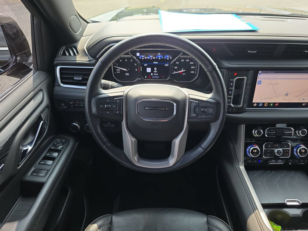 Used 2021 GMC Yukon Denali w/ Denali Premium Package RWD image 14