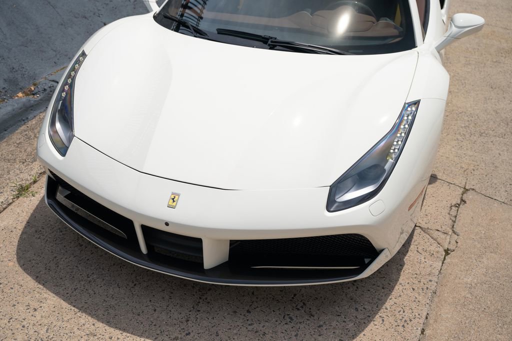Used 2018 Ferrari 488 Spider RWD image 10
