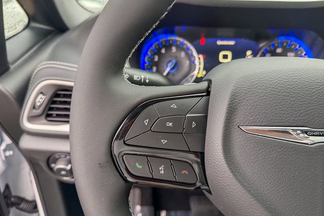 New 2026 Chrysler Pacifica Select image 17