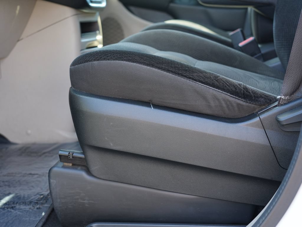Used 2018 Dodge Grand Caravan SE w/ UConnect Hands-Free Group FWD image 15