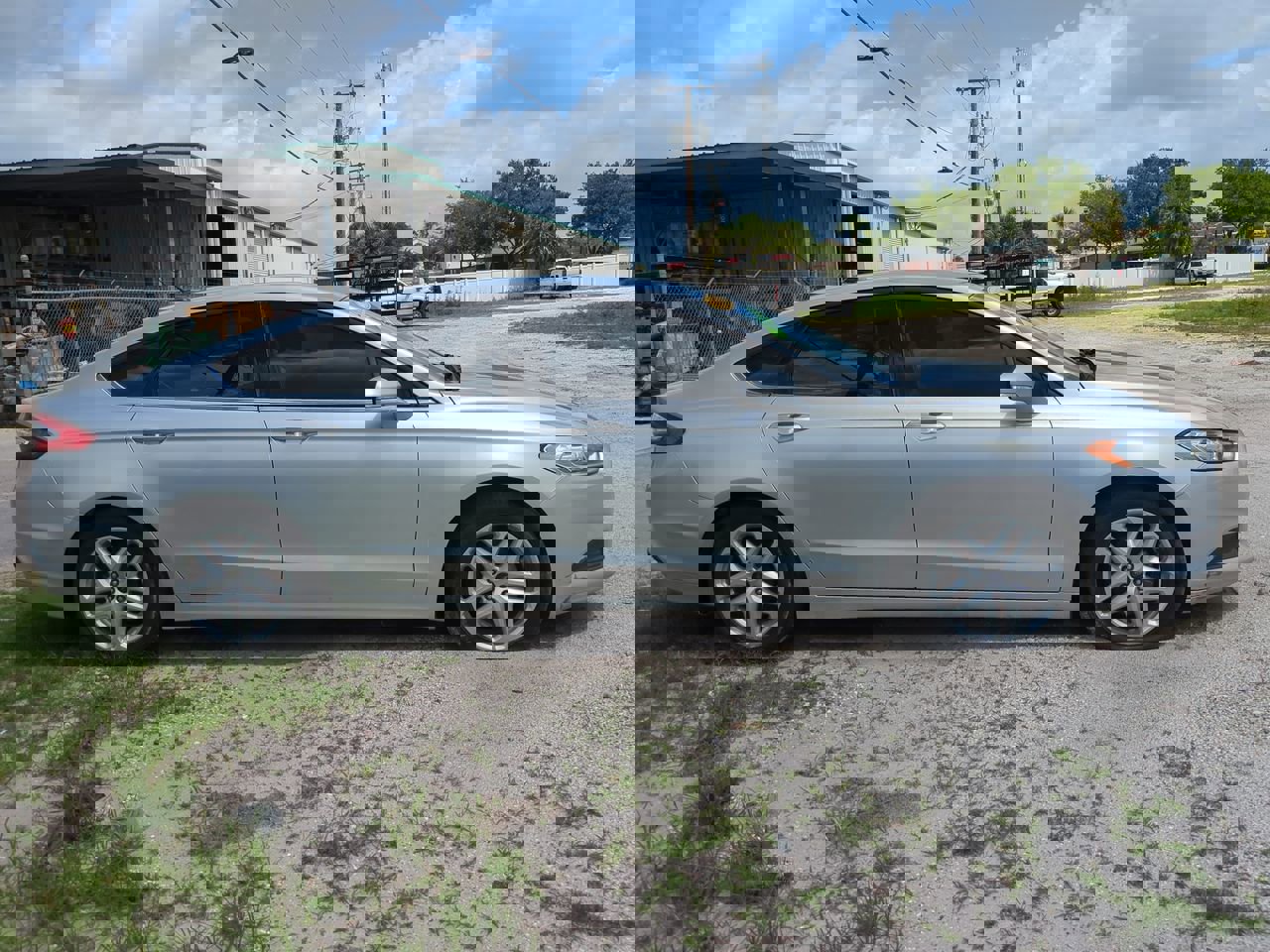 Used 2016 Ford Fusion SE image 3