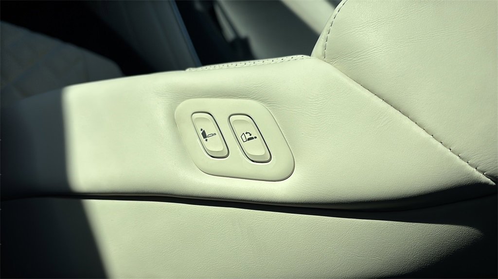 Used 2025 Genesis GV80 3.5T Prestige image 28