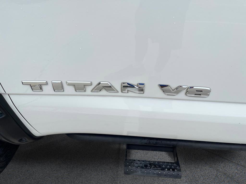 Used 2018 Nissan Titan SV w/ SV Convenience Package AWD/4WD image 12