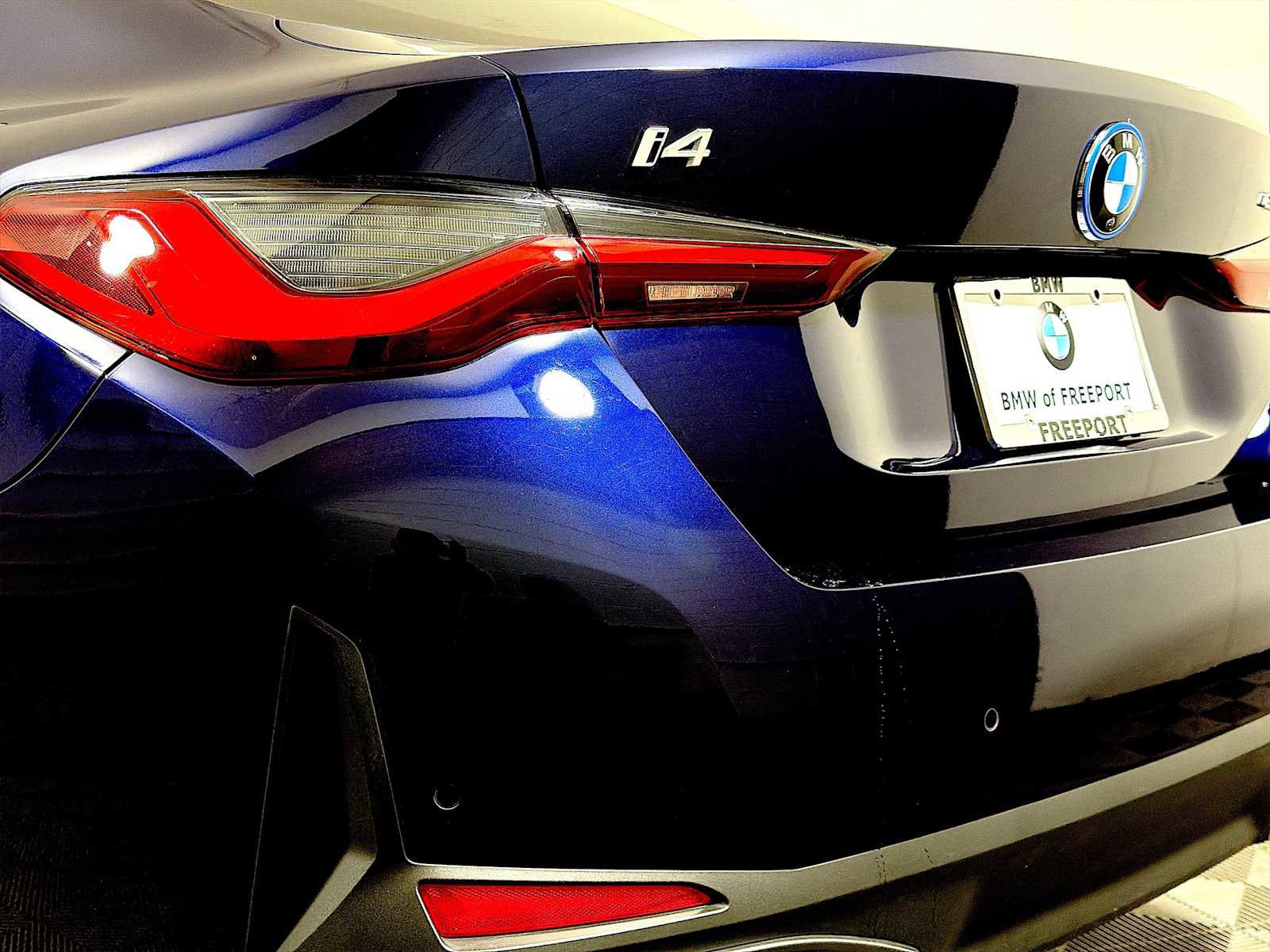 Used 2025 BMW i4 eDrive40 w/ Premium Package image 28