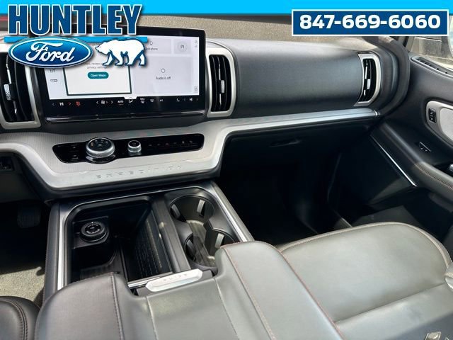 Used 2025 Ford Expedition Active AWD/4WD image 23