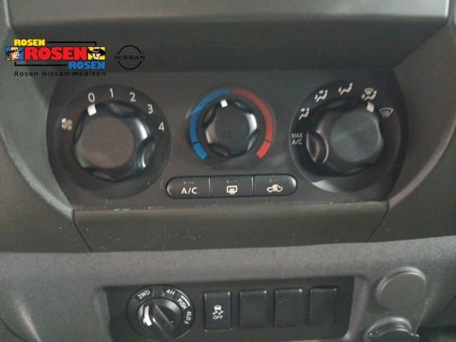 Used 2012 Nissan Xterra X AWD/4WD image 18