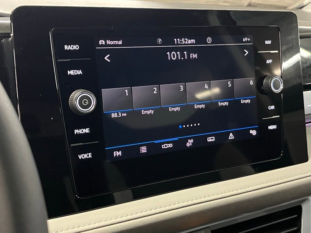 New 2025 Volkswagen Taos SEL AWD/4WD image 27