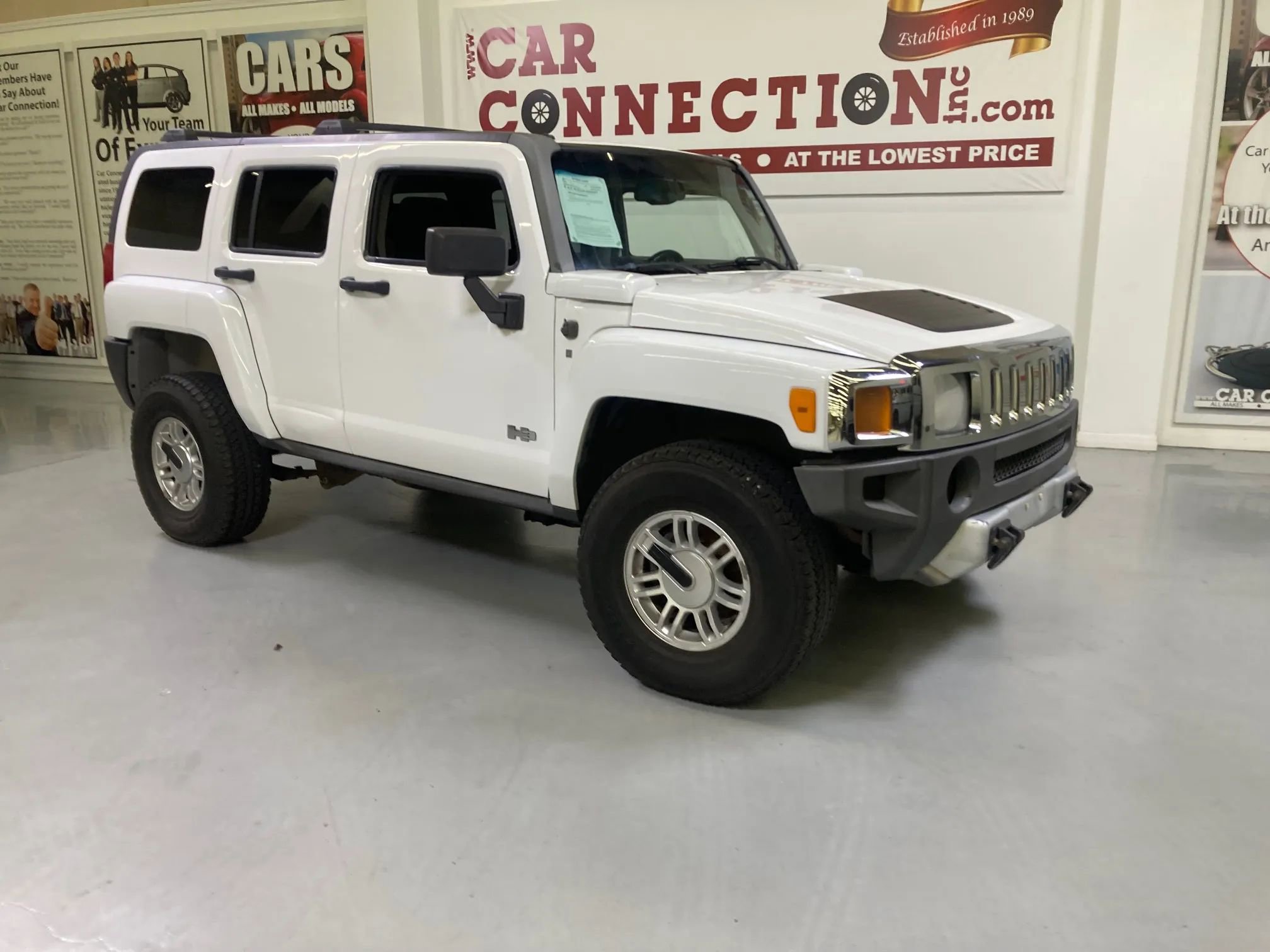 Used 2008 HUMMER H3 image 1