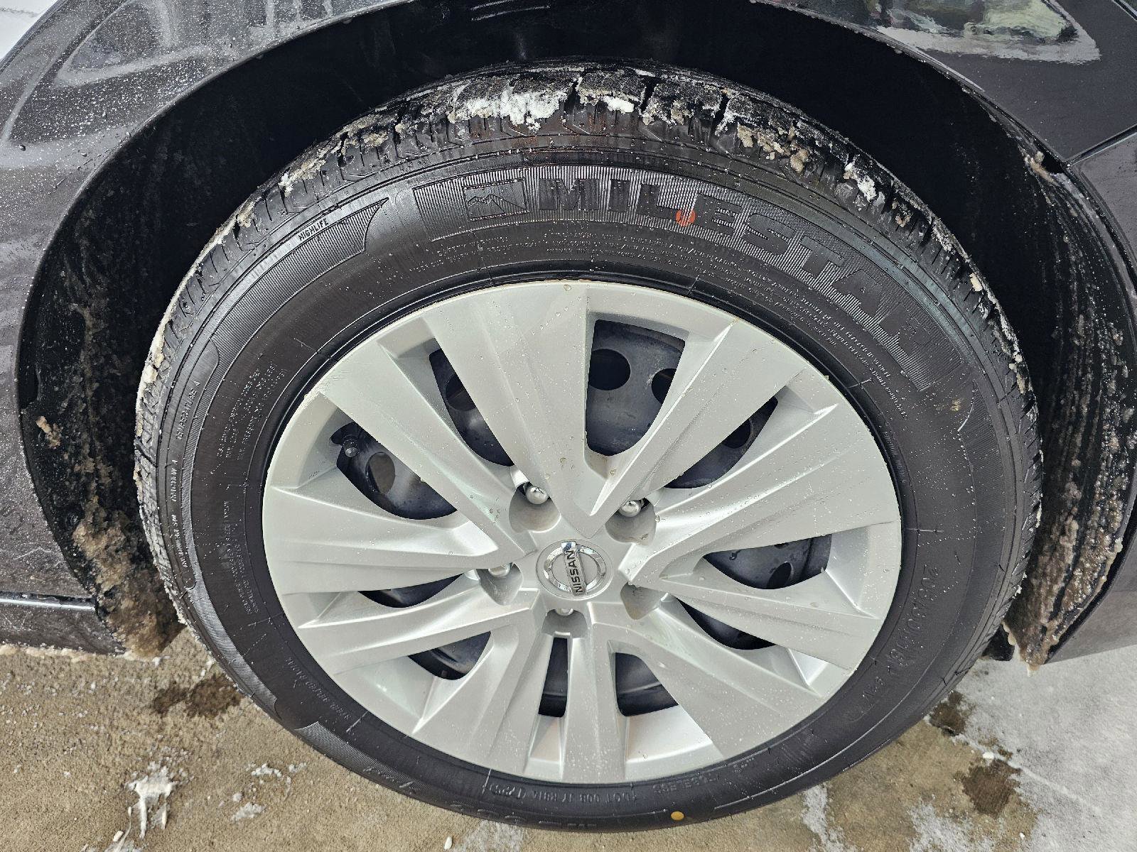 Used 2023 Nissan Sentra S image 9