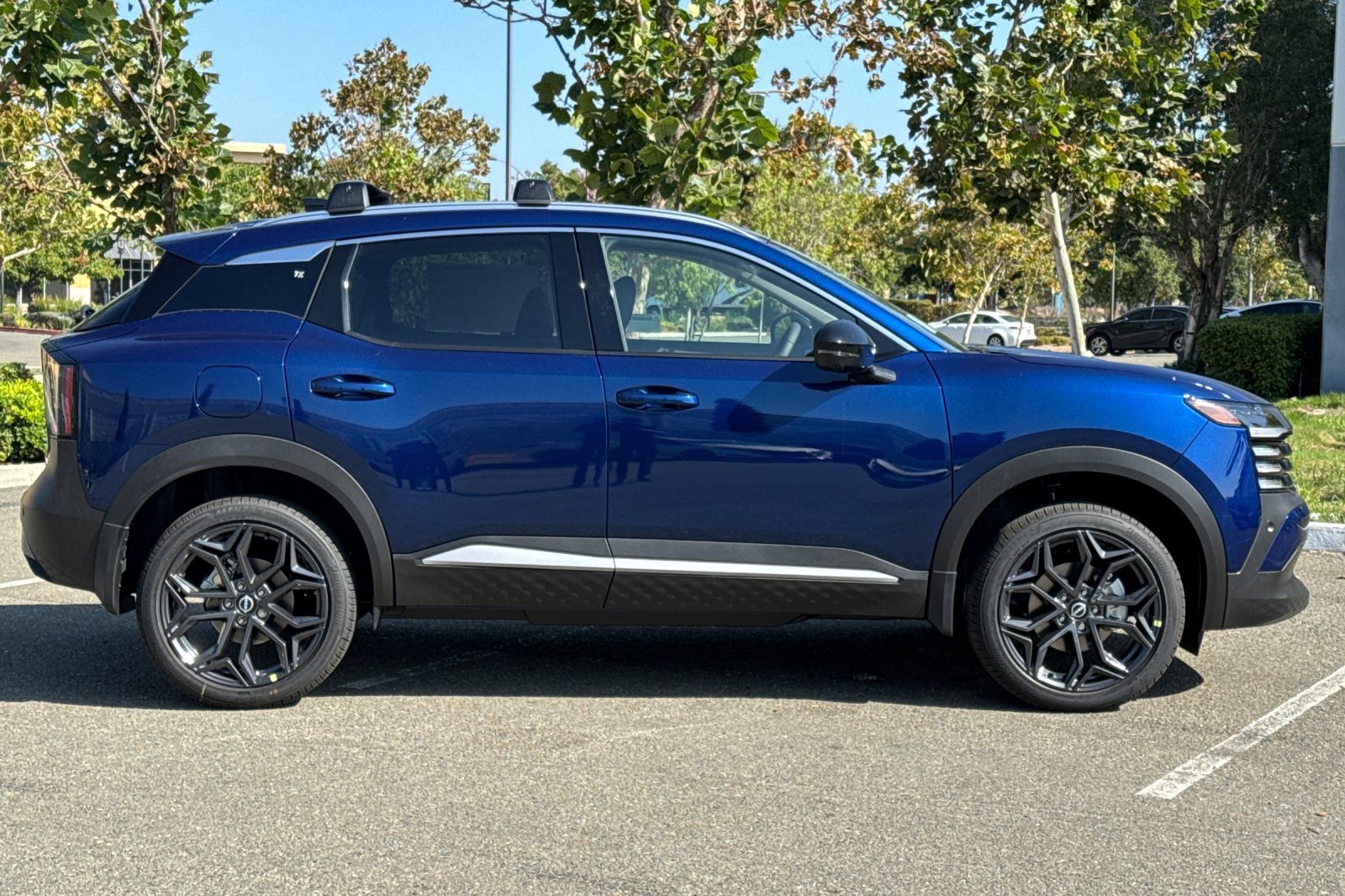 New 2026 Nissan Kicks SR image 3