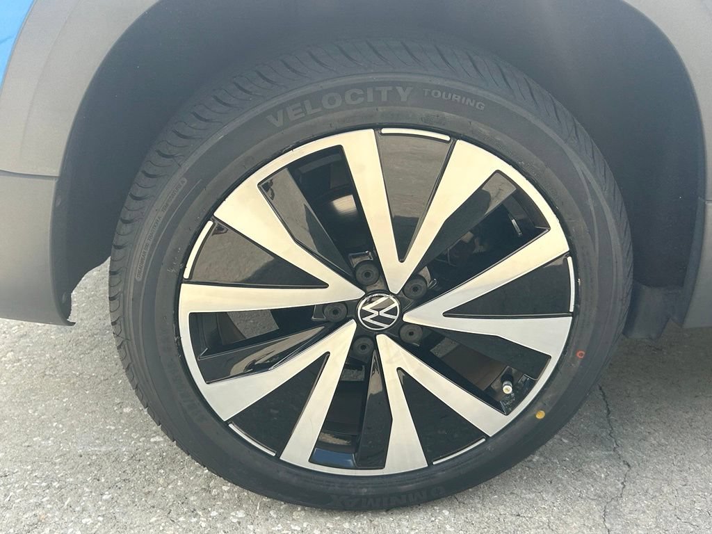 Certified 2022 Volkswagen Taos SE FWD image 27