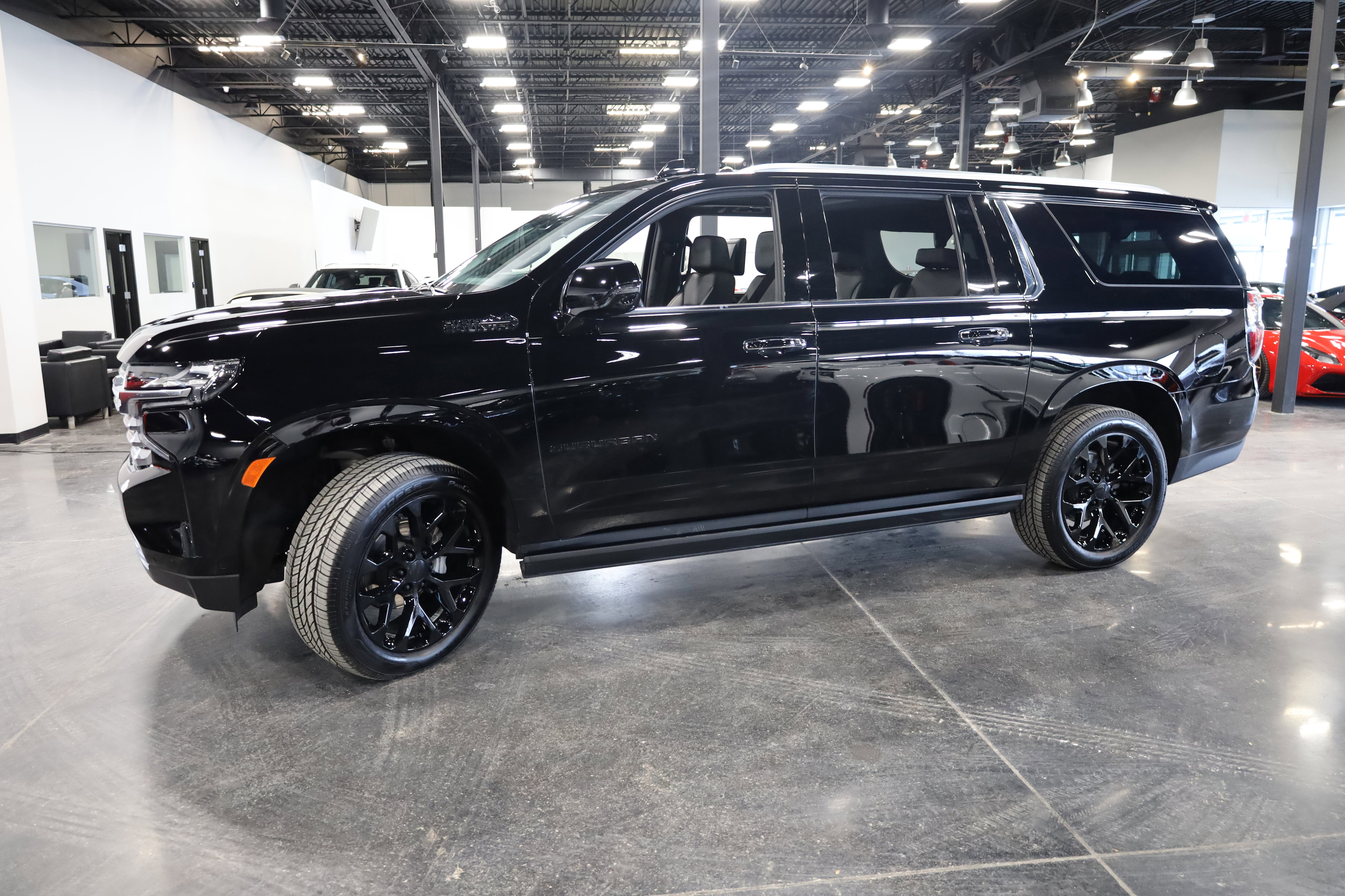 Used 2024 Chevrolet Suburban High Country w/ Advanced Technology Package image 9