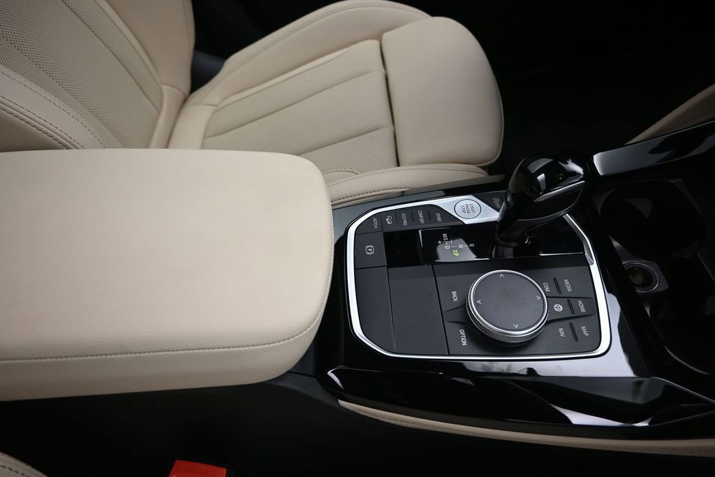 Certified 2025 BMW X4 xDrive30i w/ Premium Package AWD/4WD image 27