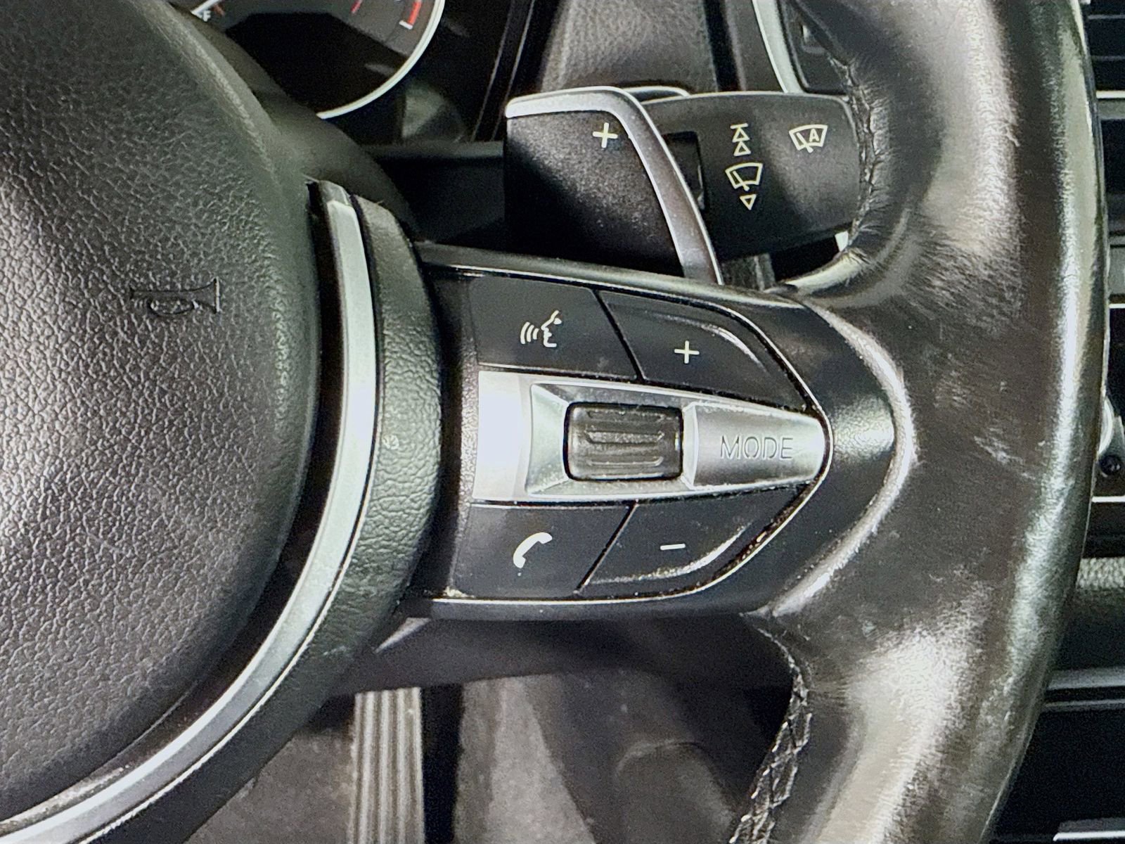 Used 2016 BMW M235i Convertible image 11