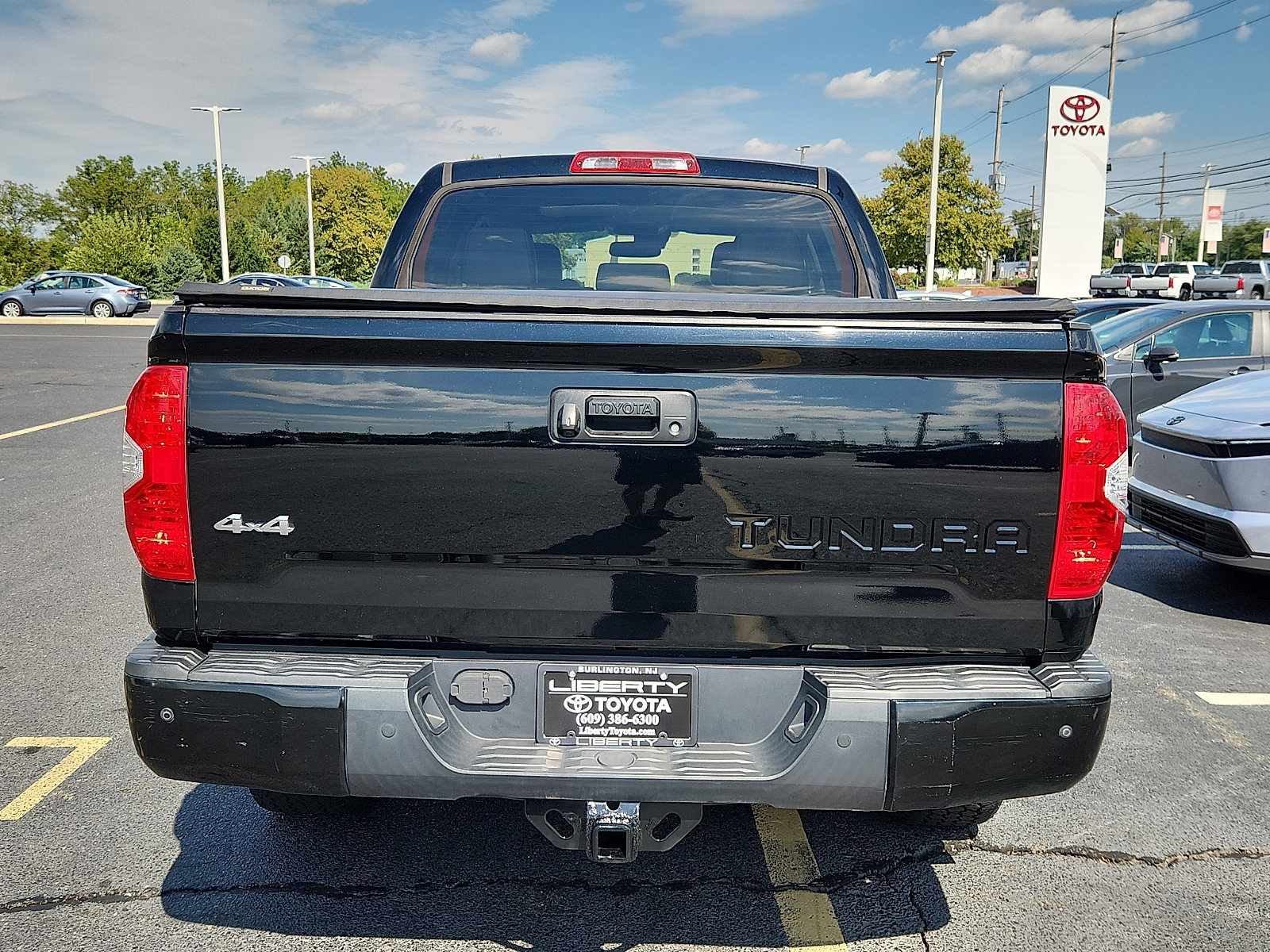 Used 2018 Toyota Tundra Platinum AWD/4WD image 6