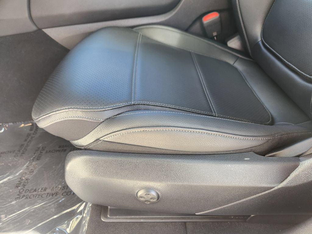 Used 2025 Mercedes-Benz GLC 300 image 14