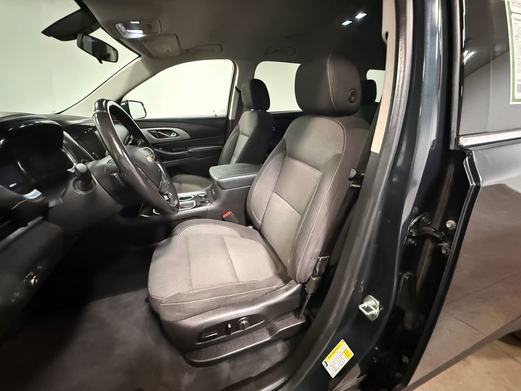 Used 2019 Chevrolet Traverse LT image 12
