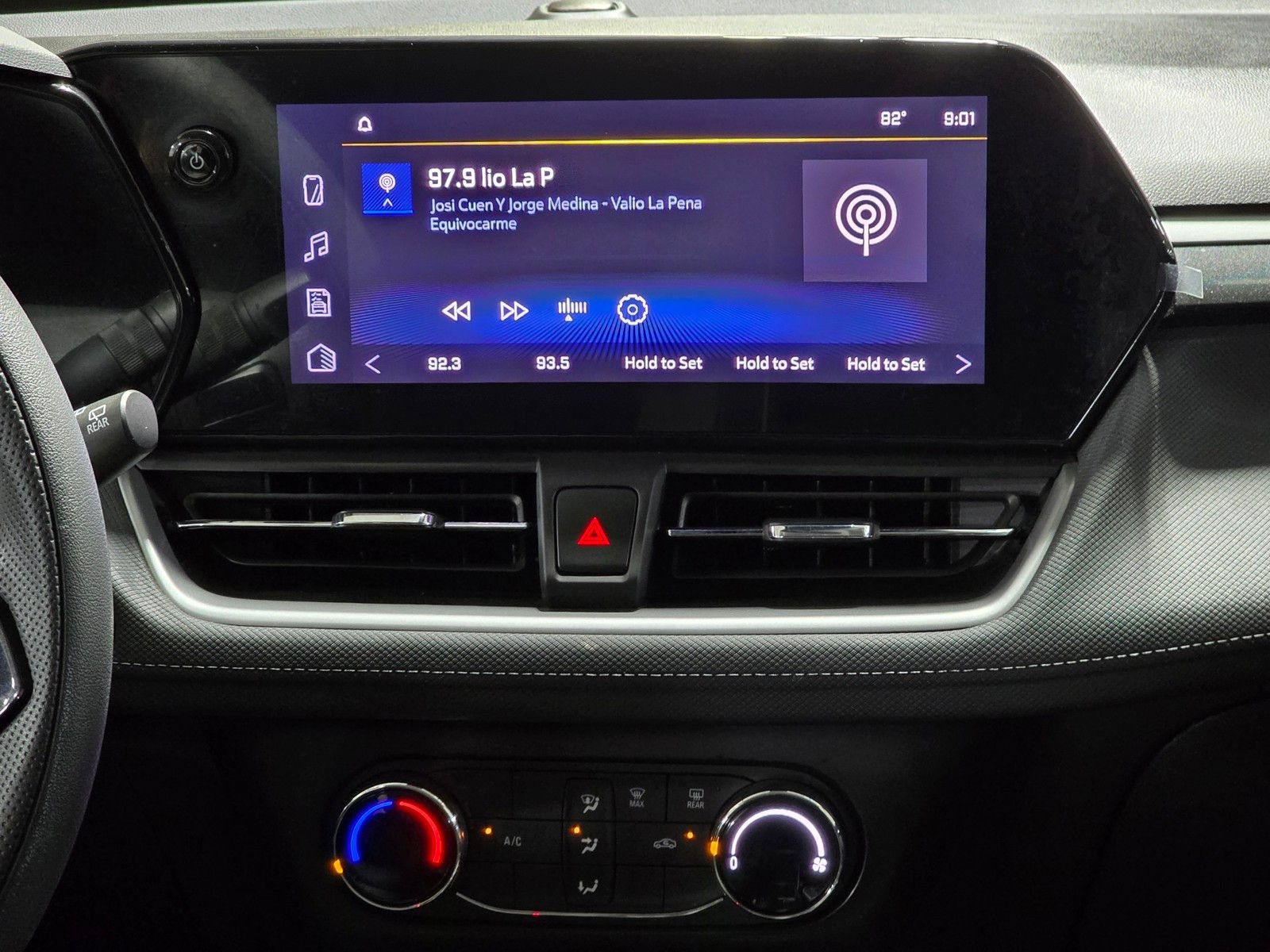 Used 2025 Chevrolet TrailBlazer LS FWD image 25