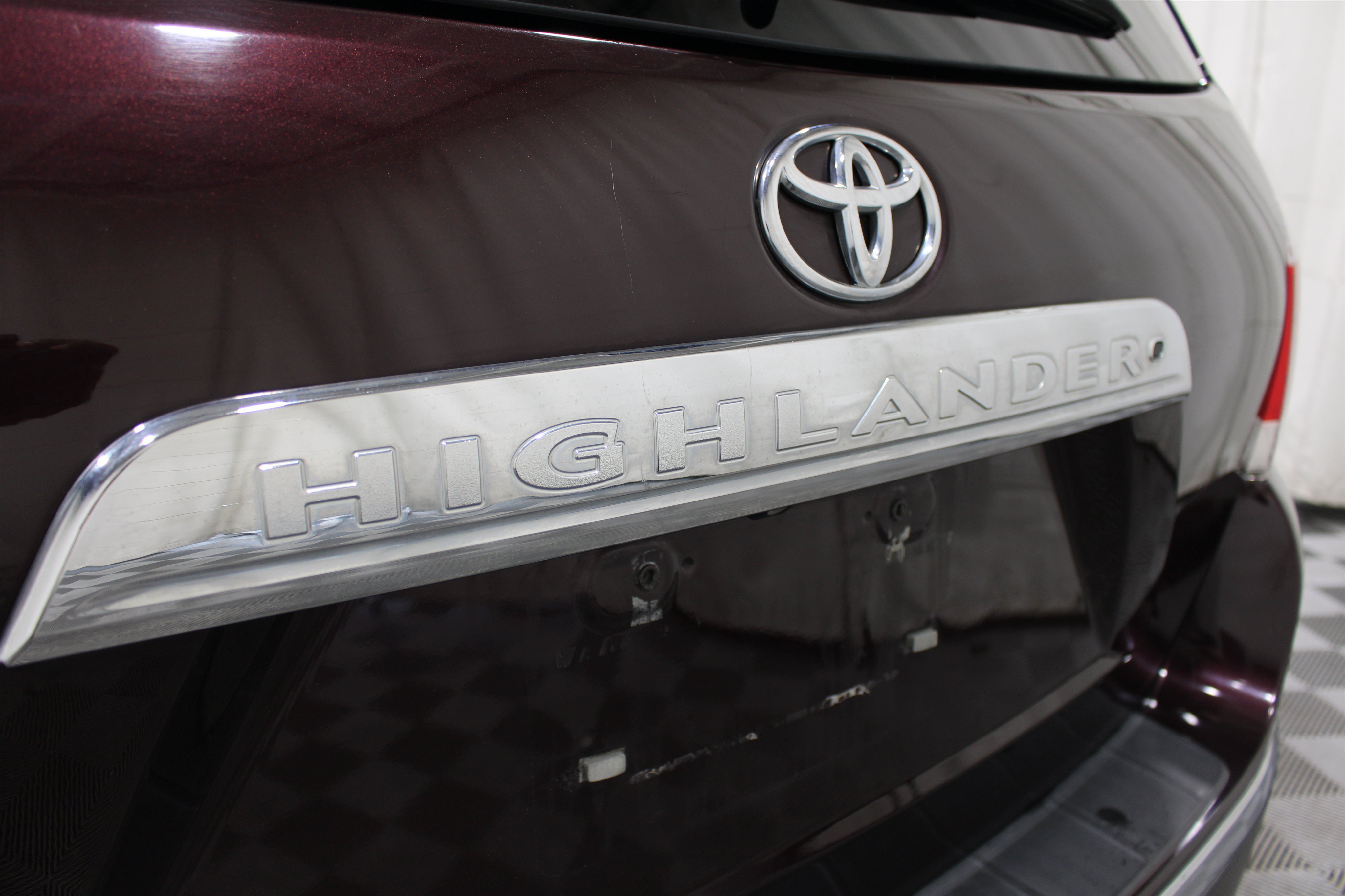 Used 2013 Toyota Highlander Limited FWD image 26