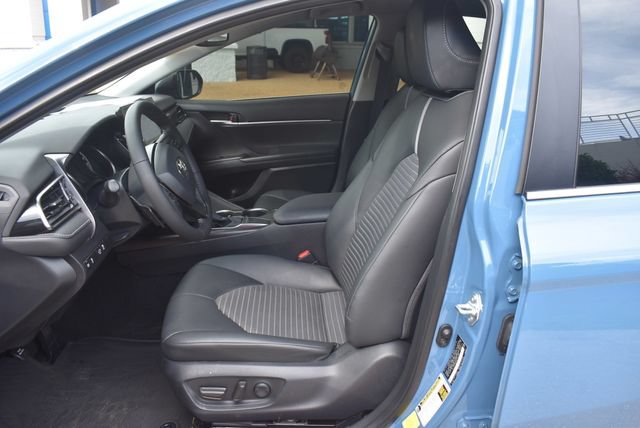 Used 2023 Toyota Camry SE w/ Convenience Package FWD image 18