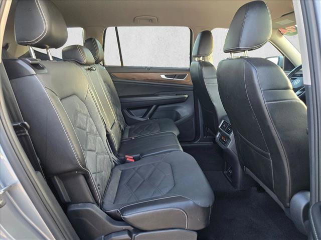 Used 2024 Volkswagen Atlas SE AWD/4WD image 17