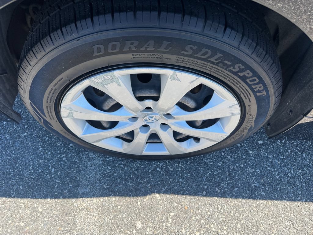 Used 2021 Toyota Corolla LE w/ Carpet Mat Package (TMS) FWD image 24