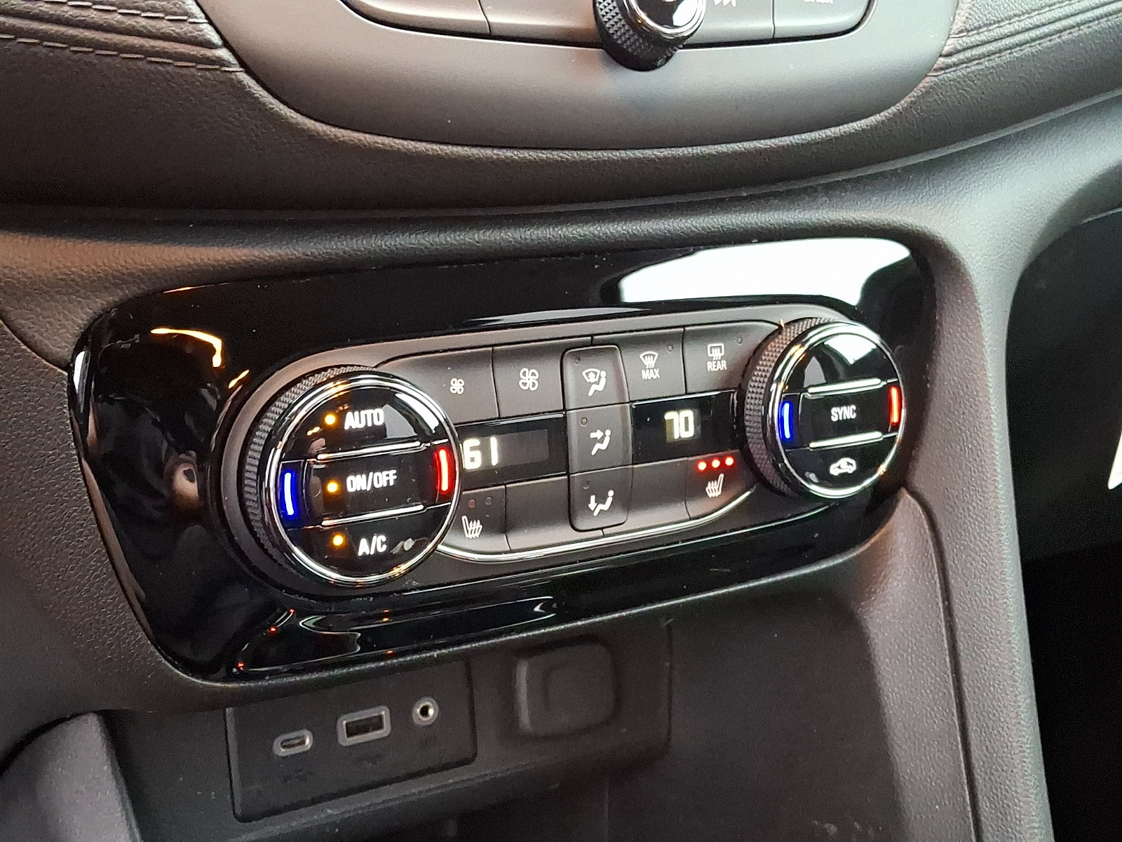 Certified 2023 Buick Encore GX Select FWD image 15