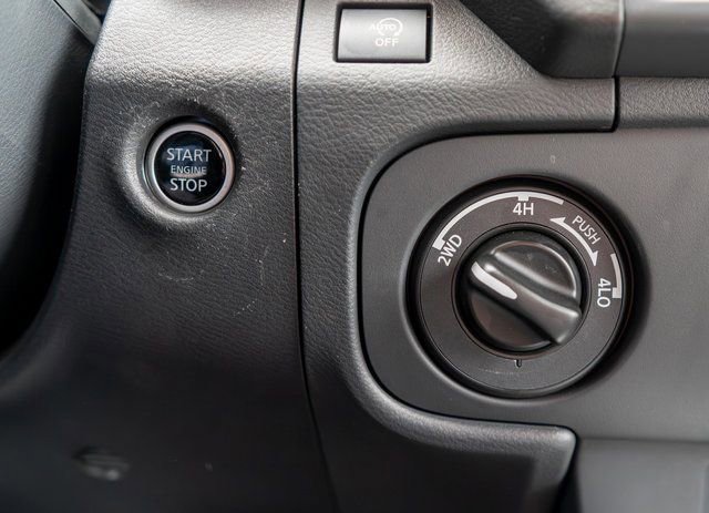 Certified 2025 Nissan Frontier SV image 26