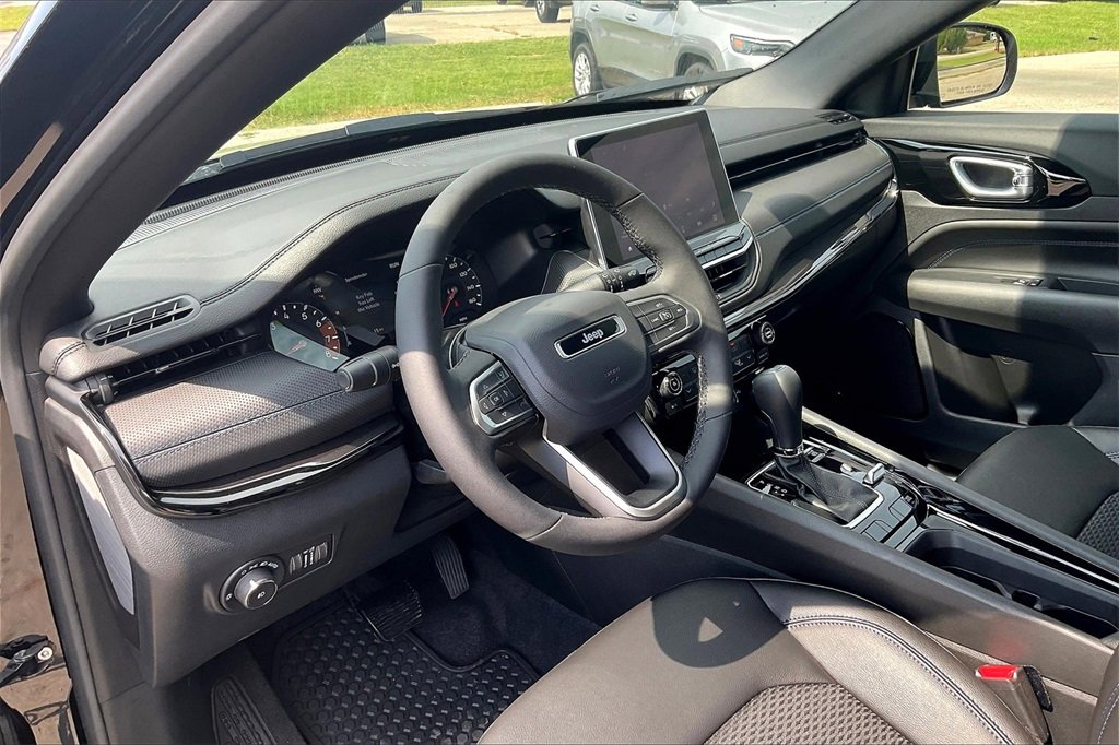 New 2025 Jeep Compass Latitude w/ Convenience Group image 6