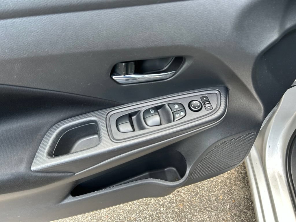 Used 2021 Nissan Versa SV FWD image 16