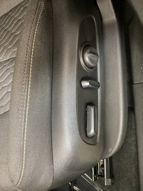 Used 2019 Chevrolet Equinox LT w/ Driver Convenience Package image 13