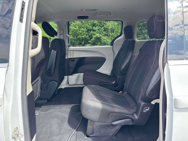 Used 2023 Chrysler Voyager LX FWD image 20