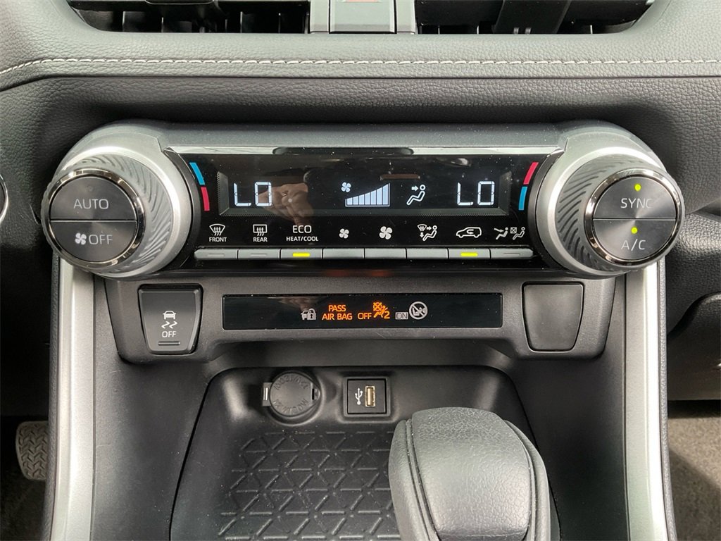 Used 2024 Toyota RAV4 XLE image 23