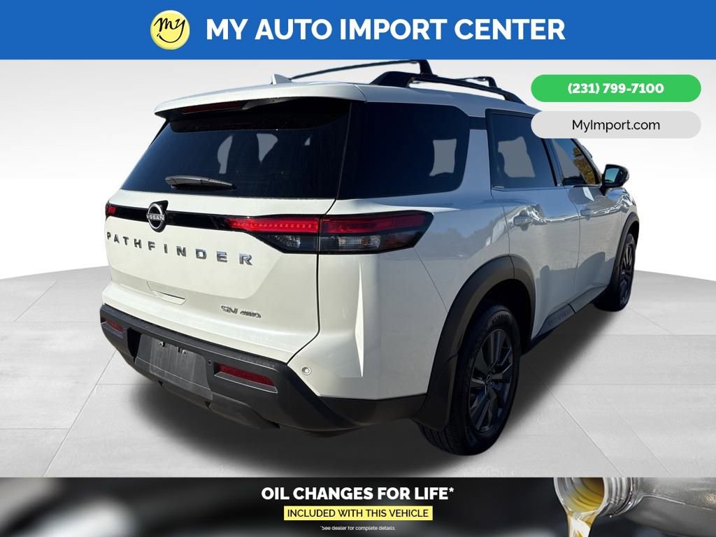 Used 2024 Nissan Pathfinder SV image 7