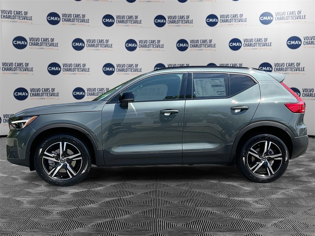 New 2026 Volvo XC40 B5 Core image 2