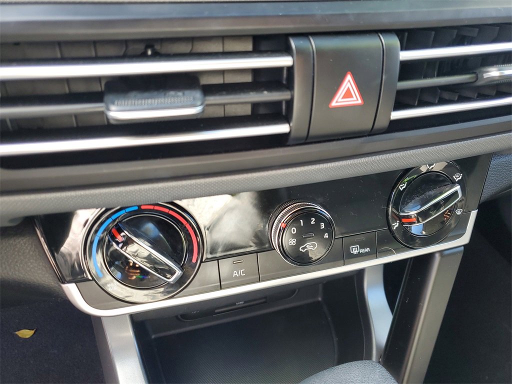 Certified 2022 Kia Seltos LX image 25