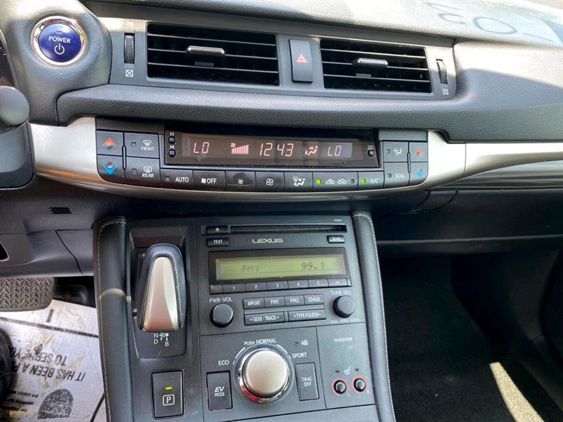 Used 2014 Lexus CT 200h image 12