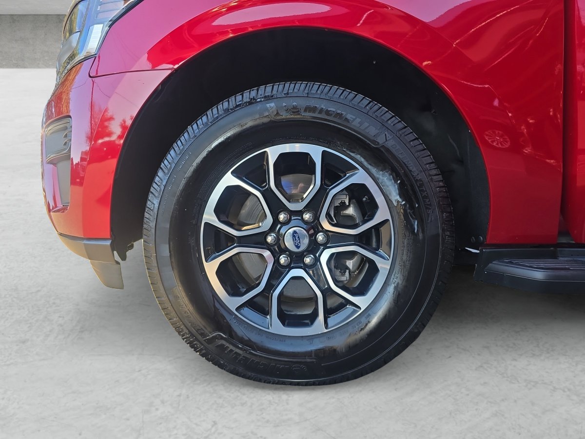 Used 2022 Ford Expedition XLT image 27