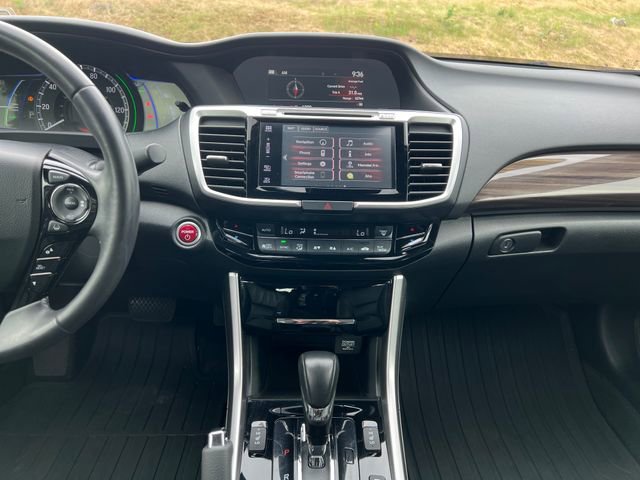 Used 2017 Honda Accord Touring image 21