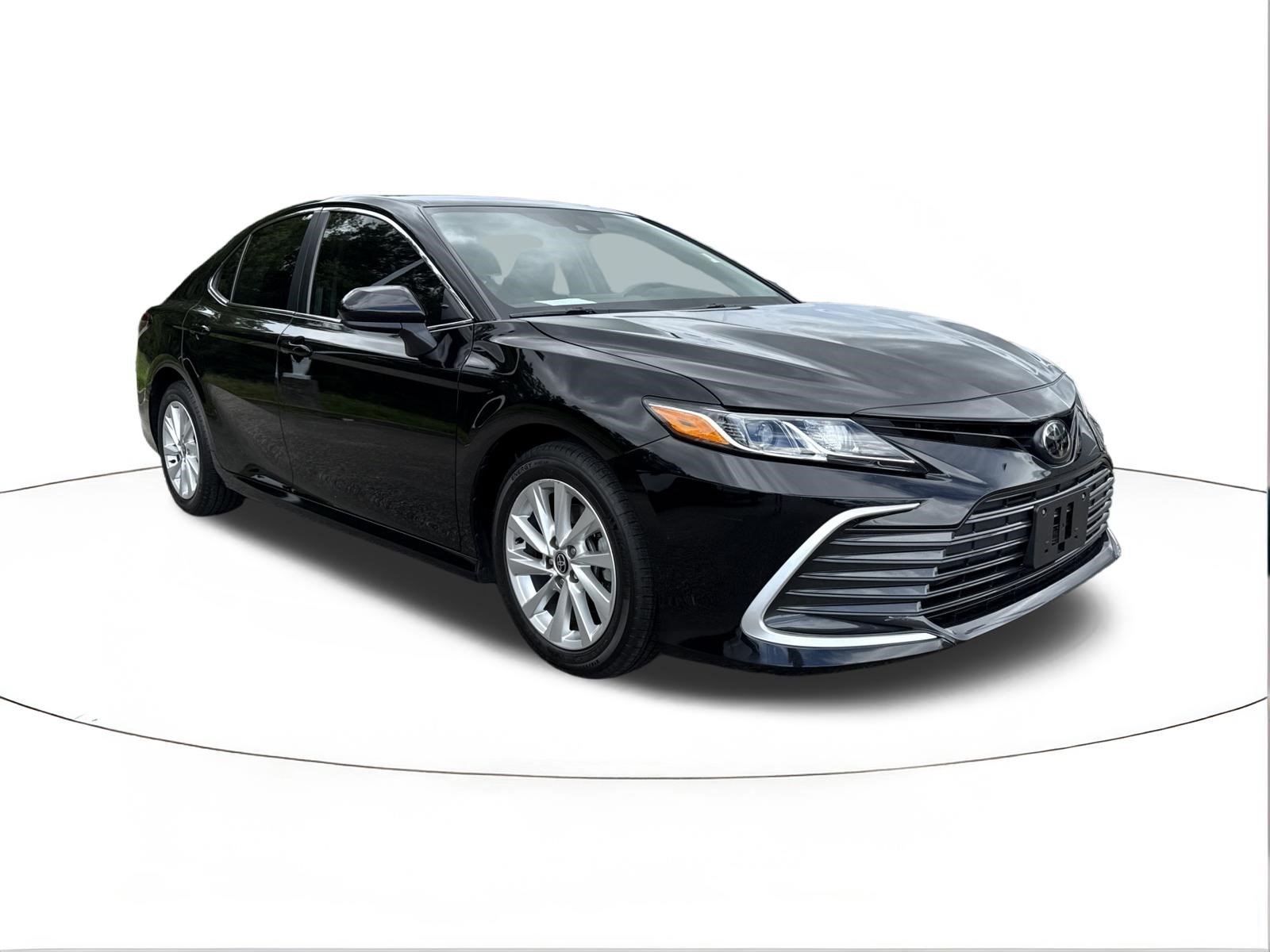 Used 2023 Toyota Camry LE FWD image 1