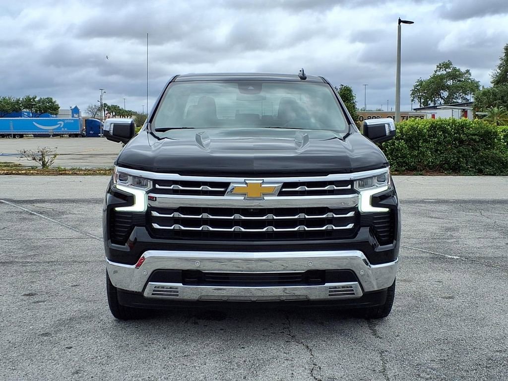 Used 2022 Chevrolet Silverado 1500 LTZ RWD image 2
