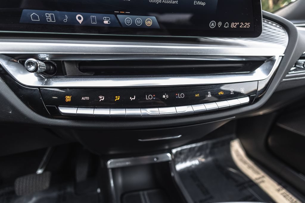 Used 2024 Cadillac Lyriq Sport AWD/4WD image 15