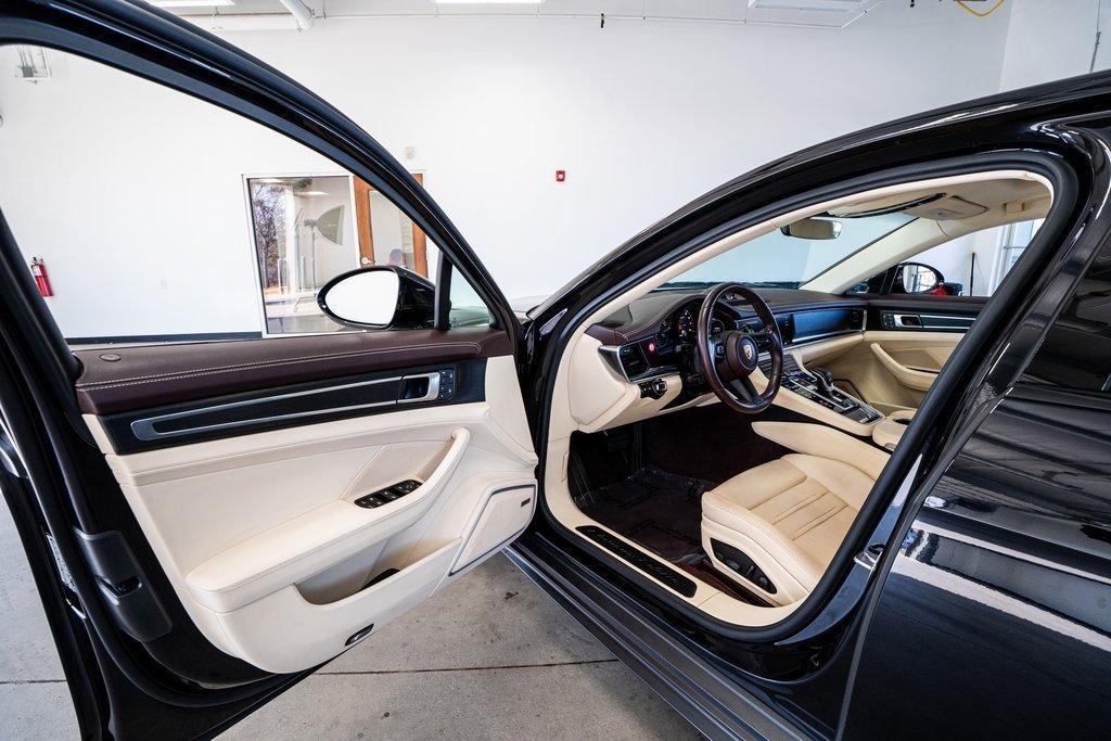 Used 2023 Porsche Panamera Platinum Edition image 36