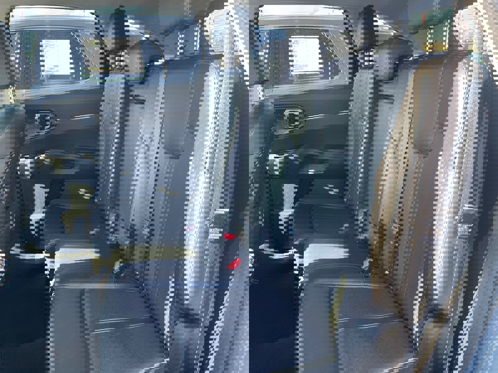 Used 2024 Kia Sorento S image 18